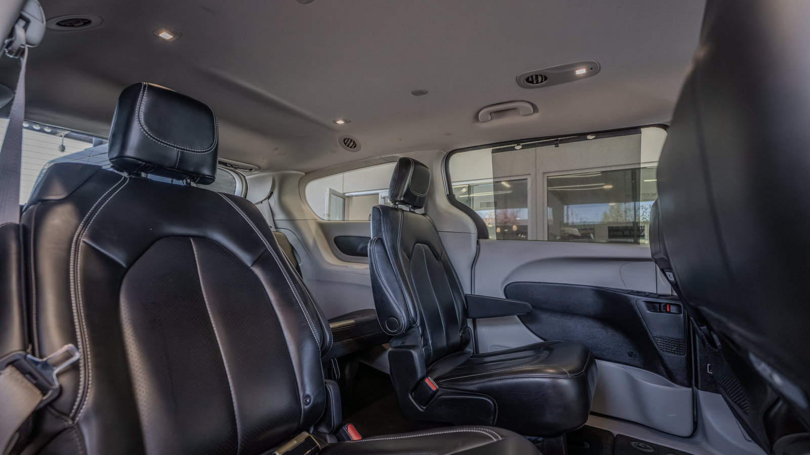 Used 2023 Chrysler Pacifica Touring-L FWD image 33
