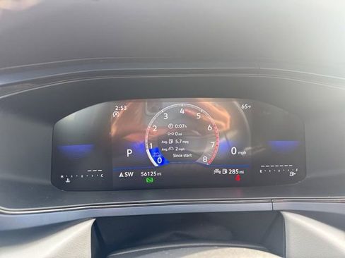 Used 2024 Volkswagen Taos SE image 15