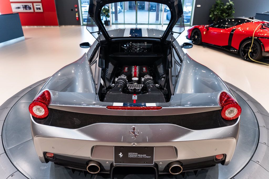 Used 2015 Ferrari 458 Speciale Coupe RWD image 18