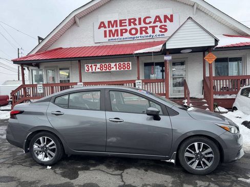 Used 2020 Nissan Versa SV image 1