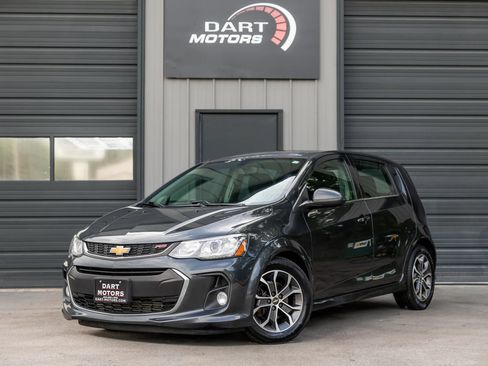 Used 2017 Chevrolet Sonic LT w/ Fun and Sun Package FWD image 3