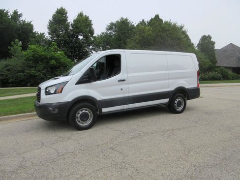 Used 2018 Ford Transit 250 130 Low Roof RWD image 26