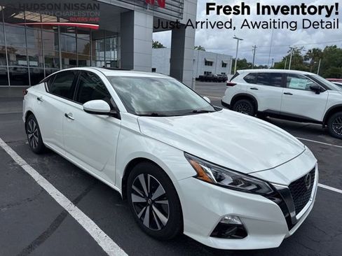 Used 2019 Nissan Altima 2.5 SV FWD image 1