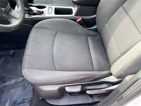 Used 2018 Chevrolet Cruze LS image 18