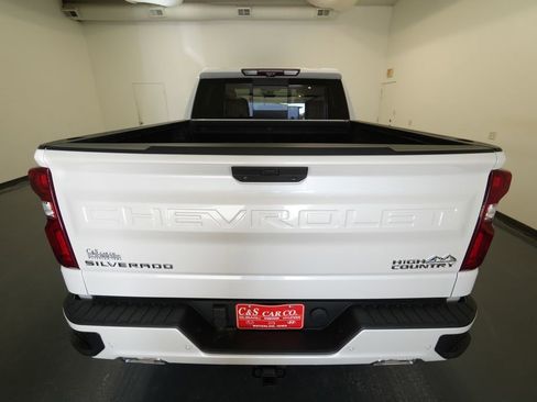 Used 2020 Chevrolet Silverado 1500 High Country w/ Technology Package image 8
