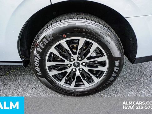 Used 2025 Ford Expedition Platinum AWD/4WD image 17