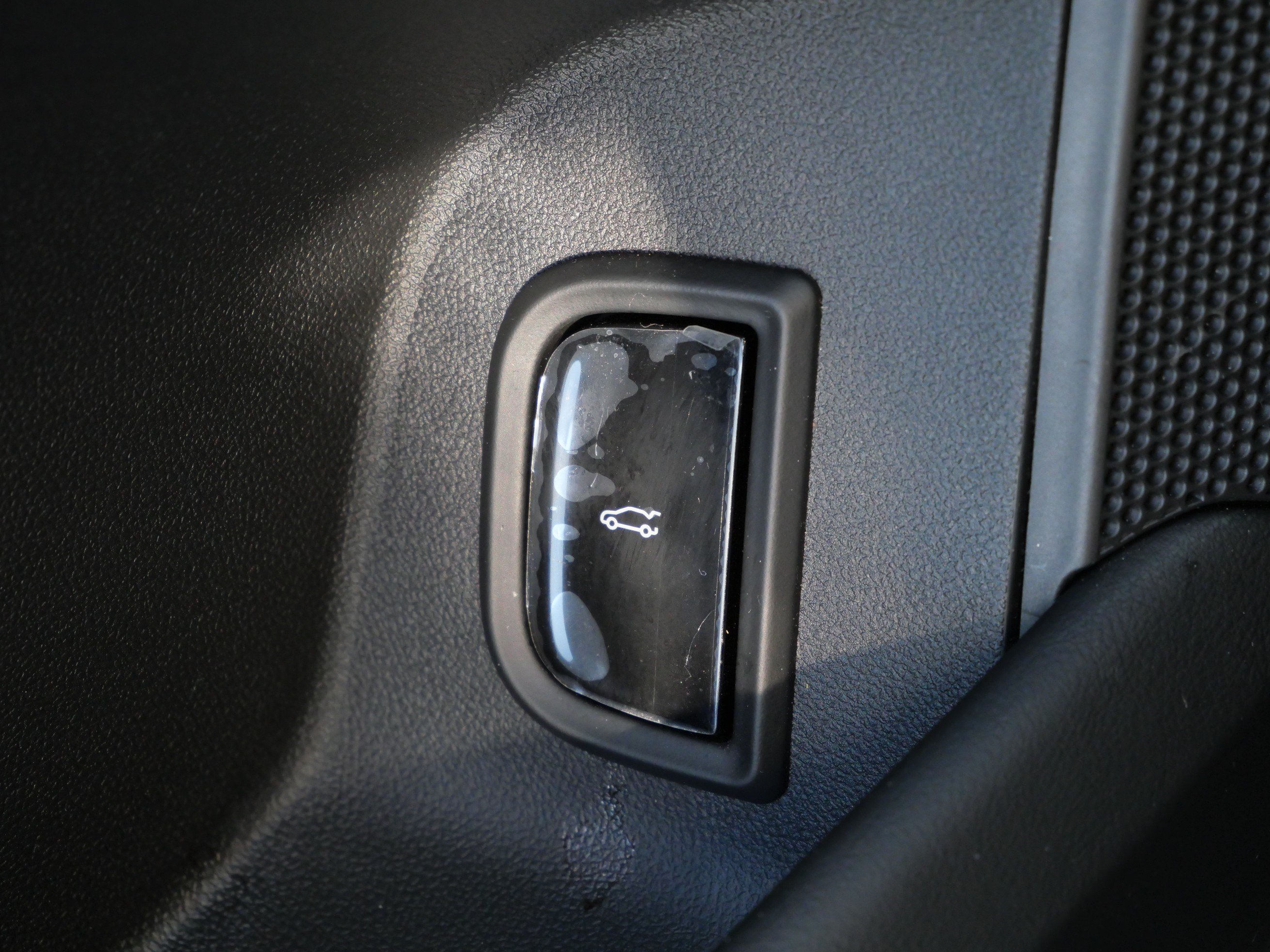 Used 2026 Cadillac Lyriq Luxury w/ LPO, Floor Liner Package AWD/4WD image 18
