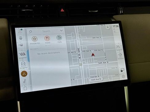 Used 2025 Land Rover Discovery Sport S image 16