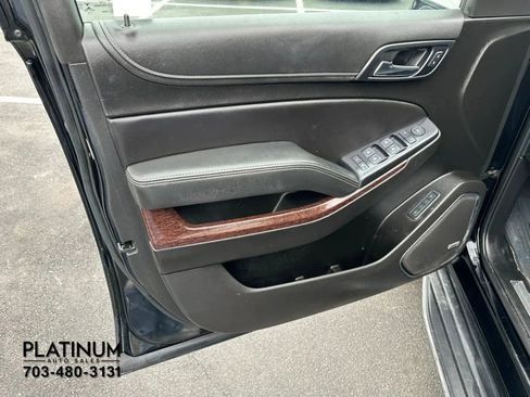 Used 2019 GMC Yukon XL SLT w/ HD Trailering Package AWD/4WD image 16