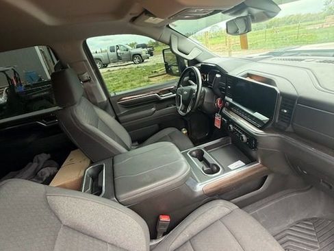 Used 2024 Chevrolet Silverado 2500 LT w/ Convenience Package image 7