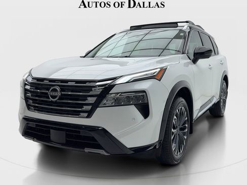 Used 2025 Nissan Rogue Platinum w/ Platinum Premium Package image 3