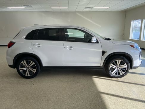 Used 2024 Mitsubishi Outlander Sport SE image 4