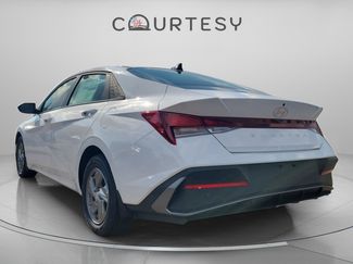 New 2026 Hyundai Elantra SE video 2