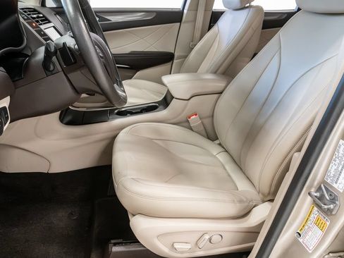 Used 2017 Lincoln MKC Premiere FWD image 10