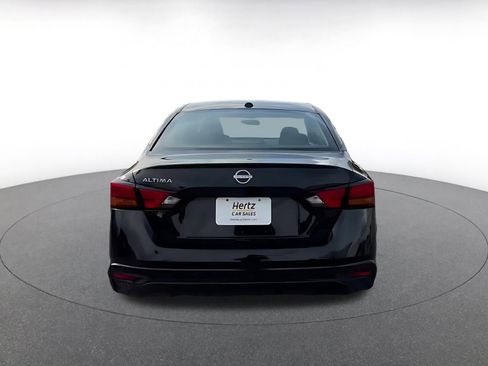 Used 2025 Nissan Altima 2.5 SV image 11