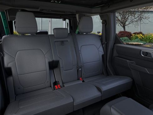 New 2025 Ford Bronco Outer Banks w/ Sasquatch Package image 11