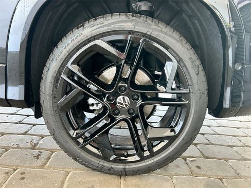 New 2026 Volkswagen Tiguan SE R-Line image 50