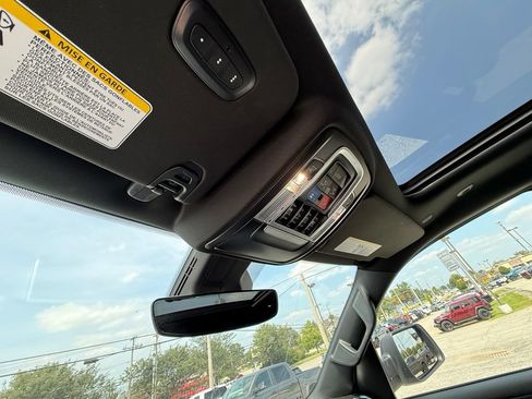 Used 2025 RAM 1500 Big Horn AWD/4WD image 23