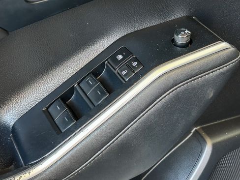 Used 2023 Toyota Highlander XSE FWD image 25
