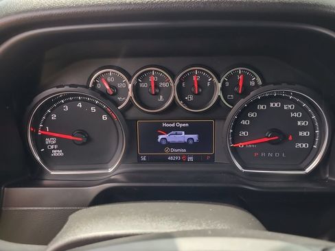 Used 2021 Chevrolet Silverado 1500 LT Trail Boss w/ Convenience Package II AWD/4WD image 2