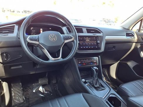 Used 2022 Volkswagen Tiguan SE FWD image 10