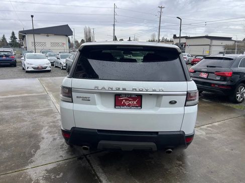 Used 2015 Land Rover Range Rover Sport SE image 6
