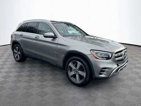 Used 2021 Mercedes-Benz GLC 300 w/ Premium Package image 4