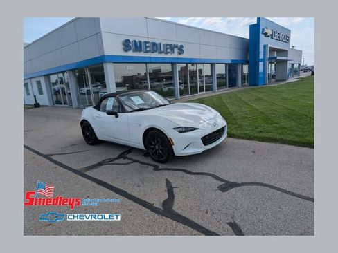 Used 2021 MAZDA MX-5 Miata Club RWD image 1