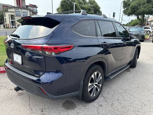 Used 2023 Toyota Highlander XLE FWD image 5
