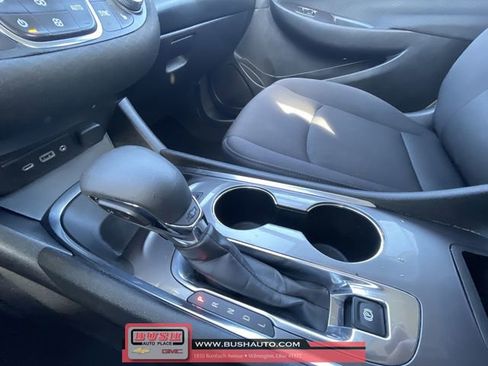 Used 2022 Chevrolet Malibu LT image 16