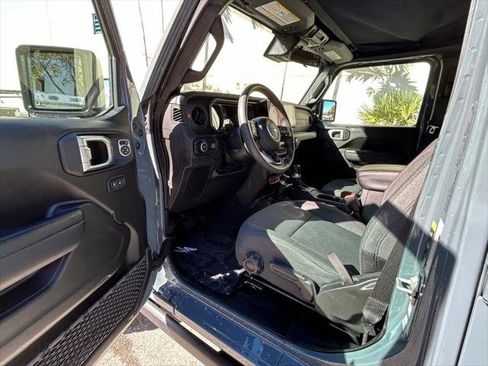 Certified 2024 Jeep Wrangler Unlimited Rubicon AWD/4WD image 15