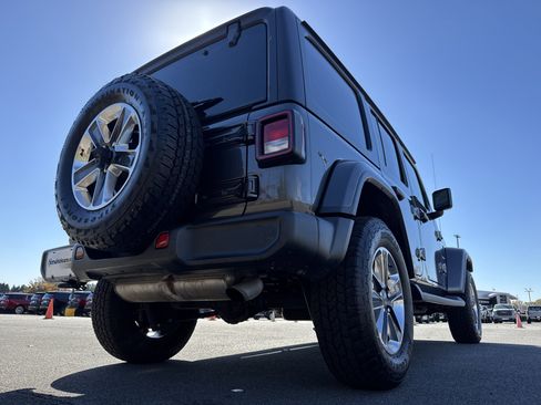 Used 2021 Jeep Wrangler Unlimited Sahara image 10