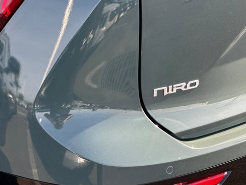 Used 2024 Kia Niro FWD image 26