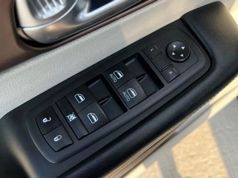 Used 2020 Chrysler Voyager Lxi image 62