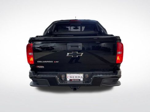 Used 2017 Chevrolet Colorado Z71 w/ Z71 Midnight Edition AWD/4WD image 4