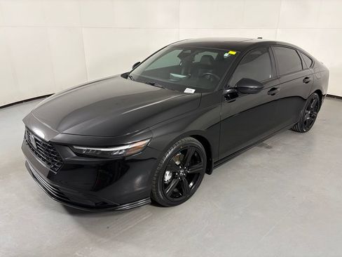Used 2023 Honda Accord Sport image 4
