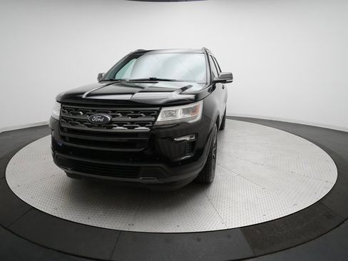 Used 2018 Ford Explorer XLT w/ Equipment Group 202A image 36