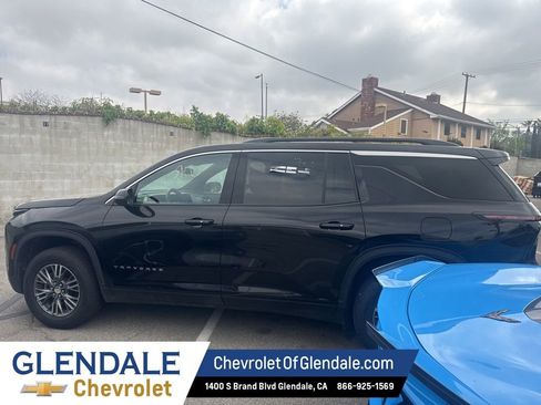 Used 2024 Chevrolet Traverse LT image 9
