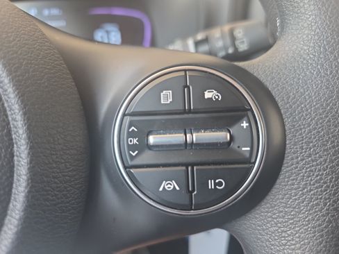Certified 2025 Kia Soul LX w/ LX Technology Package FWD image 23