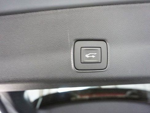 New 2025 Chevrolet TrailBlazer RS w/ Convenience Package FWD image 19
