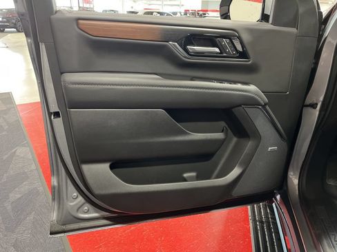 New 2026 GMC Yukon XL Denali w/ Sun & Power Step Package AWD/4WD image 11