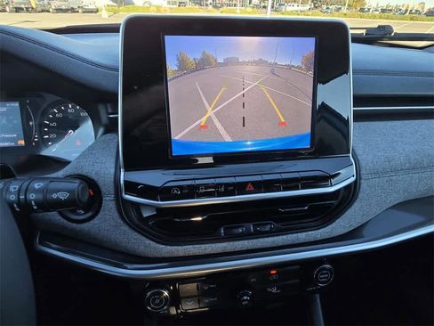 Used 2022 Jeep Compass Latitude image 18