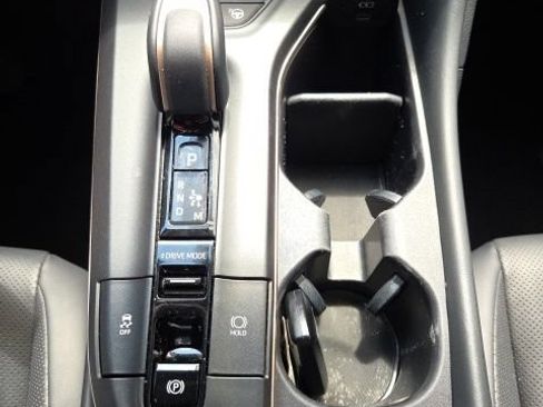Used 2023 Toyota Crown Platinum AWD/4WD image 21