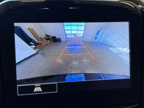 Used 2022 Chevrolet Traverse LT image 33