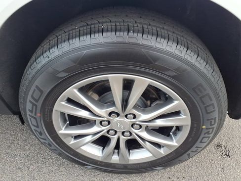 Used 2023 Cadillac XT5 Premium Luxury w/ LPO, Floor Liner Package AWD/4WD image 26