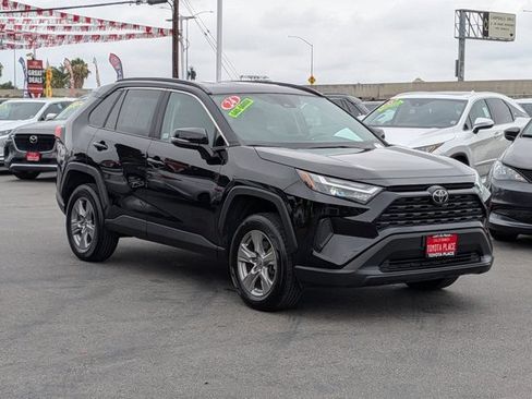 Used 2024 Toyota RAV4 XLE AWD/4WD image 3
