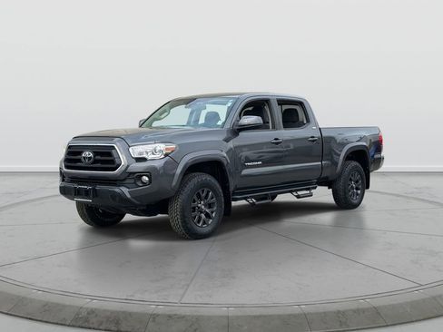 Used 2020 Toyota Tacoma SR5 image 3