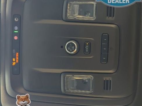 Used 2024 Chevrolet Suburban LT image 11