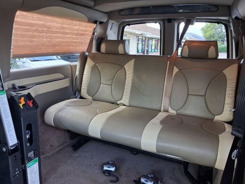 Used 2012 Chevrolet Express 1500 RWD image 17