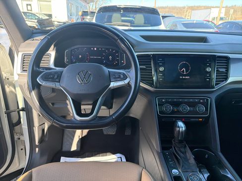 Used 2020 Volkswagen Atlas Cross Sport SEL image 22